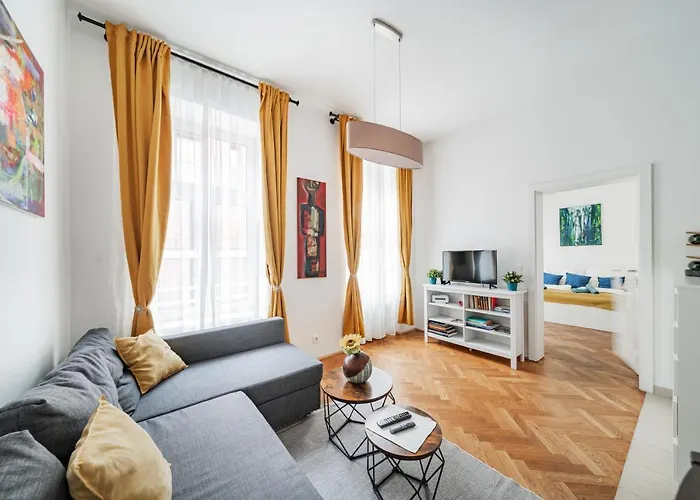 Apartment 15 C&j's *